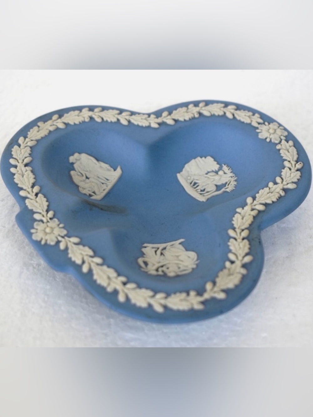 Wedgwood Blue Jasperware Heart-Shaped Trinket Dish with White Relief